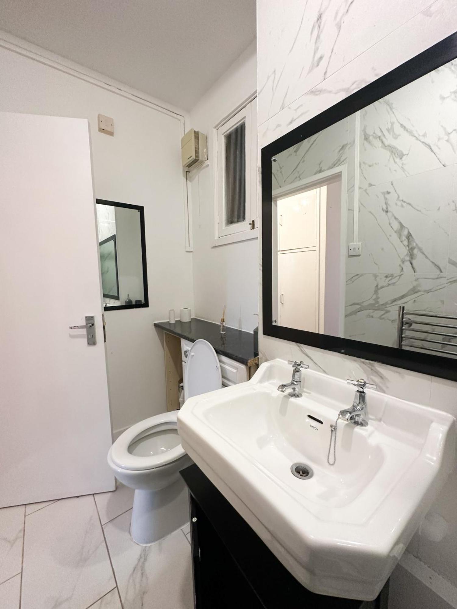 Gatesden Apartment London Eksteriør billede